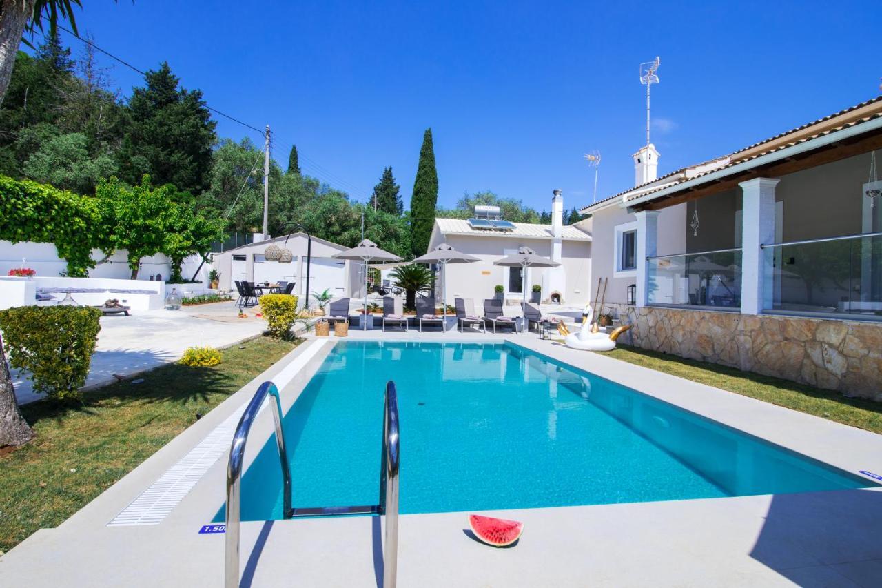 Grande Terra Villas With Swimming Pool Spartylas Exterior foto
