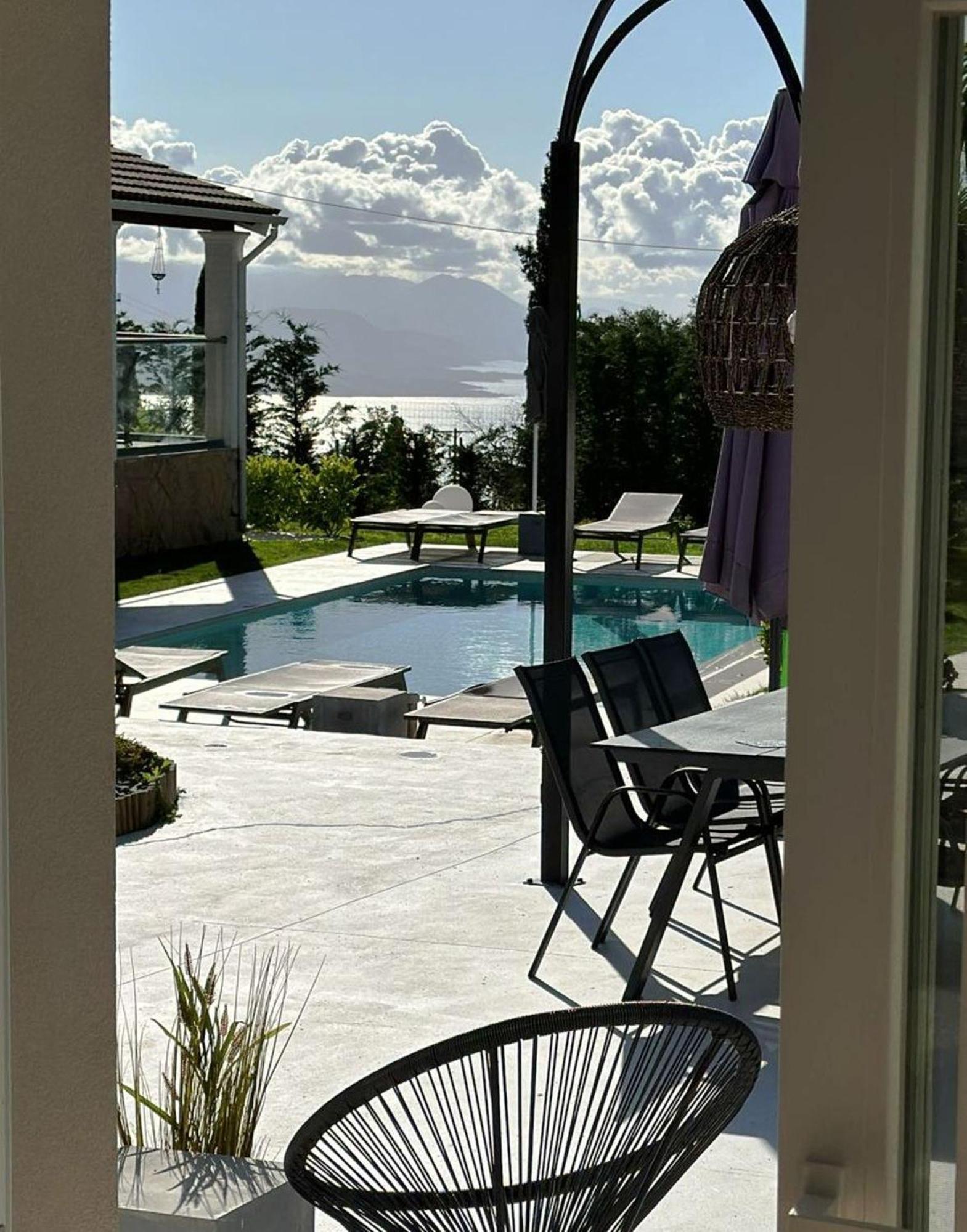 Grande Terra Villas With Swimming Pool Spartylas Exterior foto
